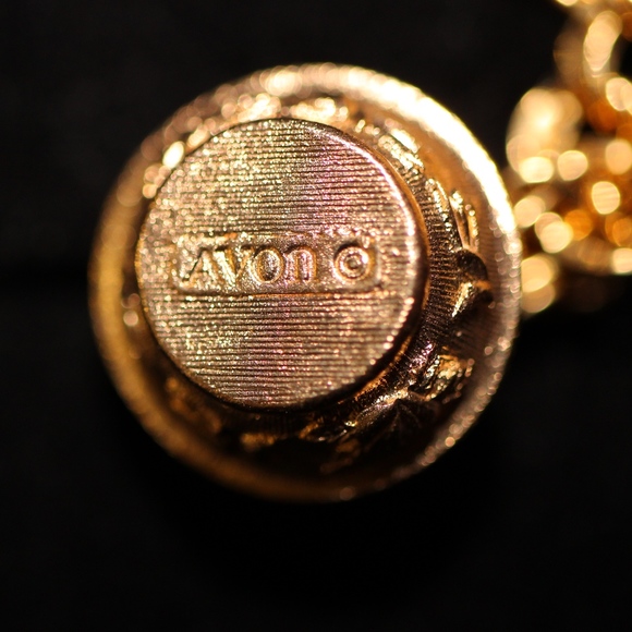 Vintage 12K Gold Filled Bracelet Chain AVON Charms - Picture 5 of 8